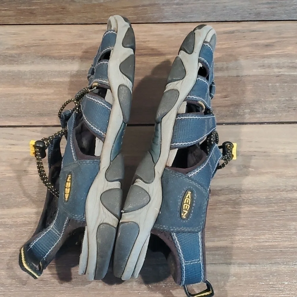 Keen Men Rialto Open Toe Hiking outdoor shoes sz 8
